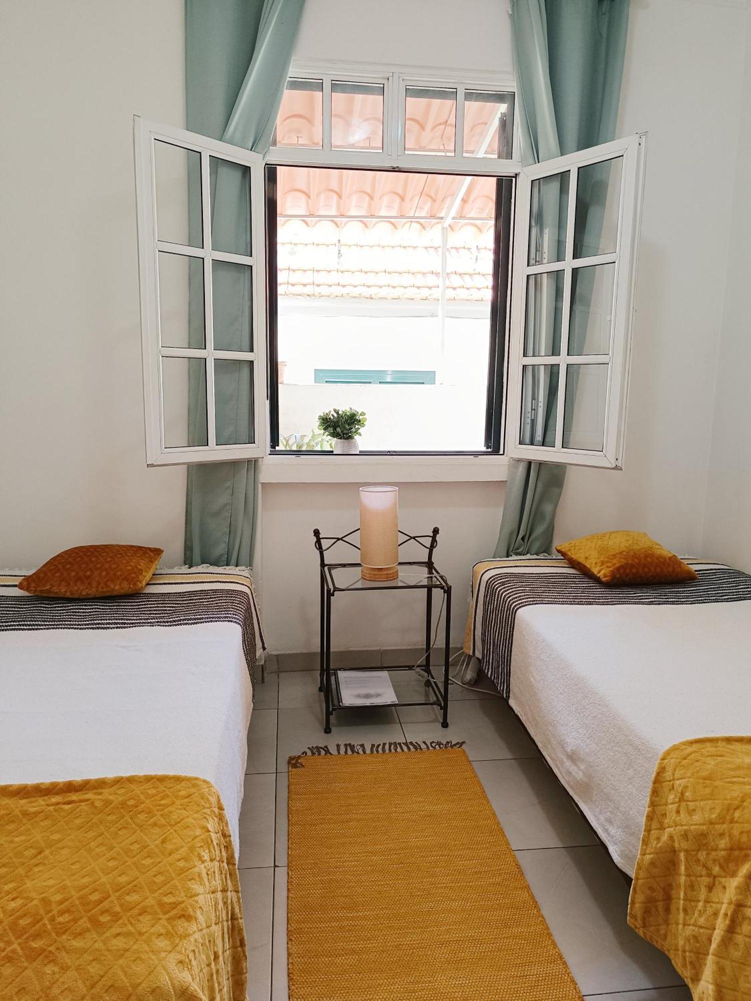 Home & Flower - Private Bedrooms Funchal Exterior photo