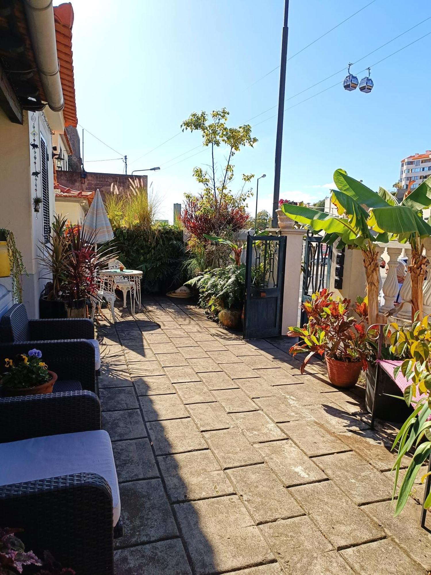 Home & Flower - Private Bedrooms Funchal Exterior photo