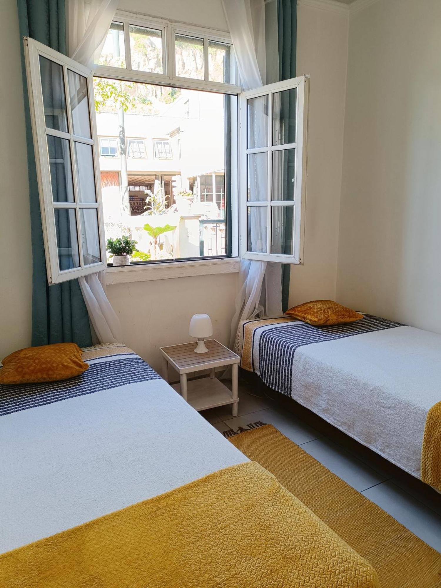 Home & Flower - Private Bedrooms Funchal Room photo